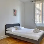 Le Lili's élégant F4 Proche Du Centre-ville De * Ruan